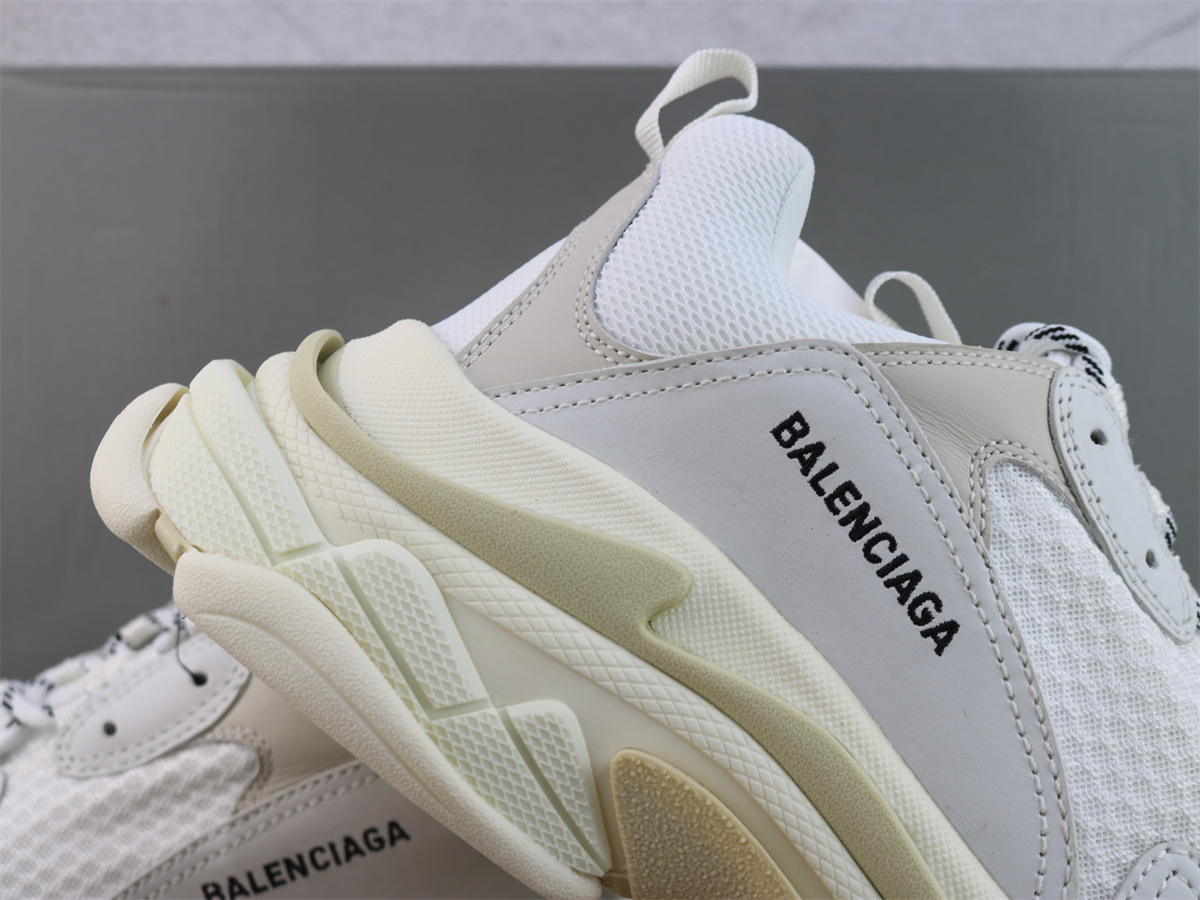 G5 Batch Balenciaga Triple S In White 524036W2CA19000